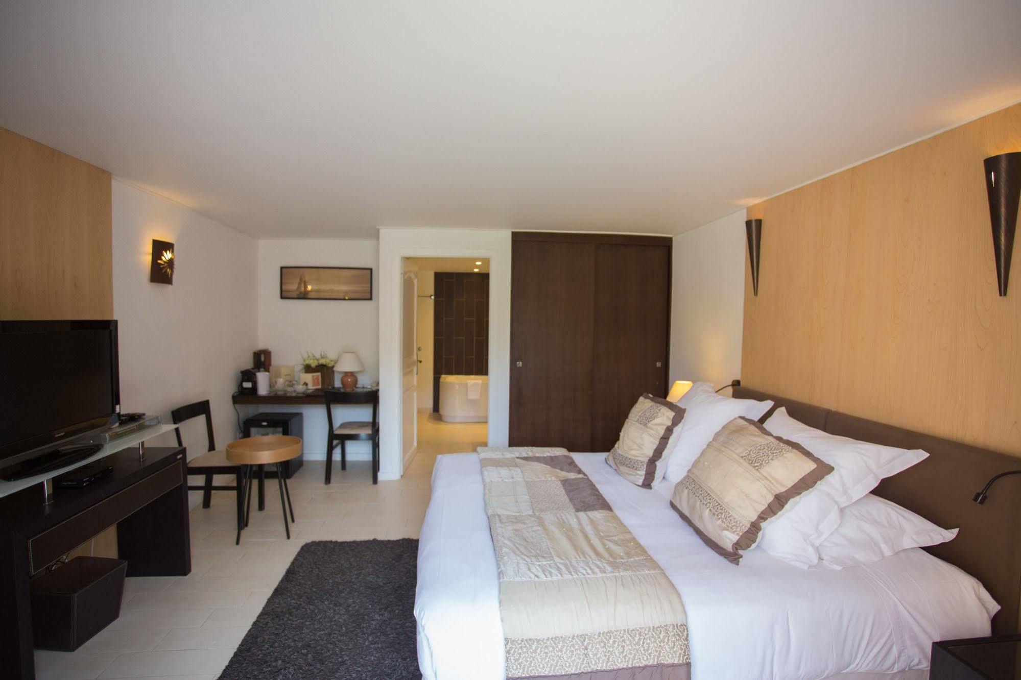 Hotel Le Verger Maelvi Grimaud Ngoại thất bức ảnh